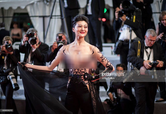 Những khách mời vô danh khiến thảm đỏ Cannes dậy sóng: Mặc lố lăng hay cố tình tạo dáng khoe trọn vòng 1 đến phản cảm-15