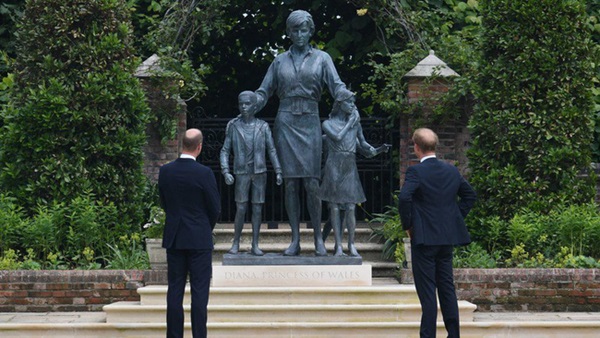Hé lộ tham vọng của Harry và Meghan với di sản Công nương Diana khiến dư luận phản đối-2