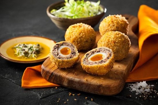 Thịt xay bọc trứng lòng đào kiểu Anh béo thơm, hấp dẫn