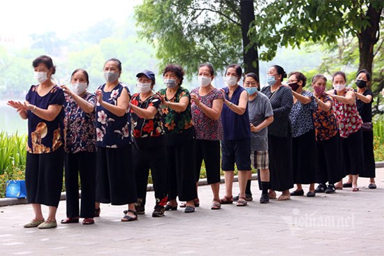 Hà Nội chỉ đạo tạm dừng thể dục, thể thao ngoài trời, người dân hạn chế ra ngoài