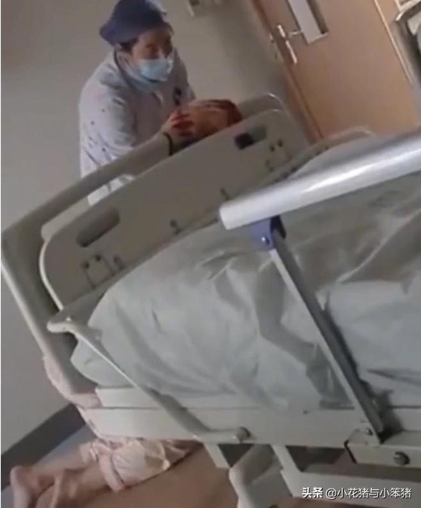 Vợ đau ốm bò trên sàn còn chồng thản nhiên ngồi nhìn, hình ảnh bức xúc khiến dân tình chỉ trích gã đàn ông tệ bạc-3