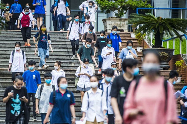 Tại sao Bộ GD&ĐT vẫn giữ kỳ thi tốt nghiệp THPT giữa mùa dịch Covid-19 nhiều diễn biến căng thẳng?-2