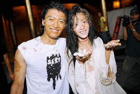 Hình ảnh đám cưới bí mật của Trương Bá Chi và Tạ Đình Phong bị đào mộ-1