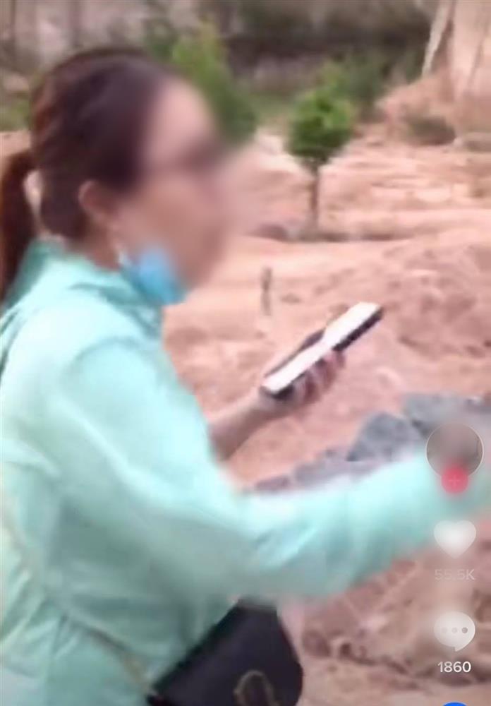 Diễn biến tiếp theo vụ vợ đánh ghen giữa đường: Tiết lộ loạt tin nhắn giường chiếu táo bạo ai đọc xong cũng đỏ mặt-1