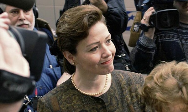 Hoa hậu tài sắc dẫn con gái đi dằn mặt kẻ thứ 3, gây ra bi kịch đẫm máu và giọt nước mắt muộn màng: Em xin lỗi anh!-6