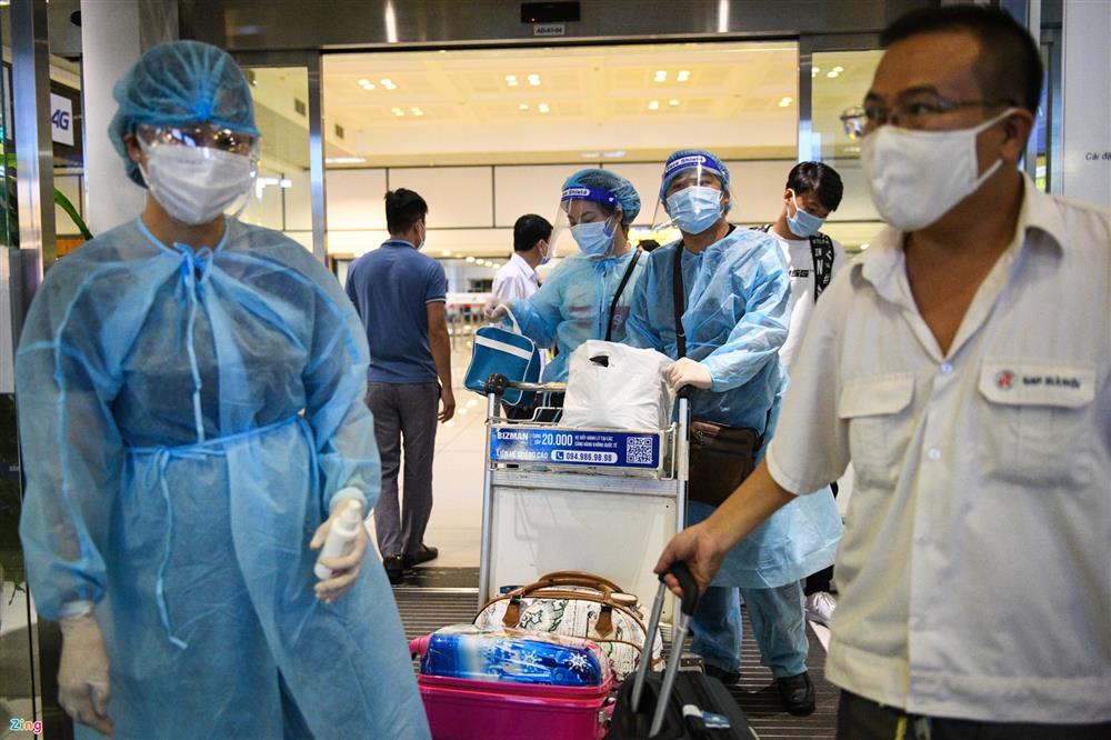 Những hành khách bay khỏi TP.HCM trước thời điểm giãn cách-1