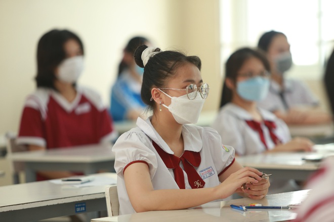 TPHCM: Thí sinh mang điện thoại vào phòng thi, chuông báo thức reo-1