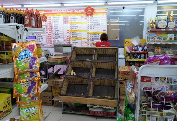 Sáng đầu tiên áp Chỉ thị 16 ở Sài Gòn: Hàng chưa kịp về, giá rau vẫn cao-1