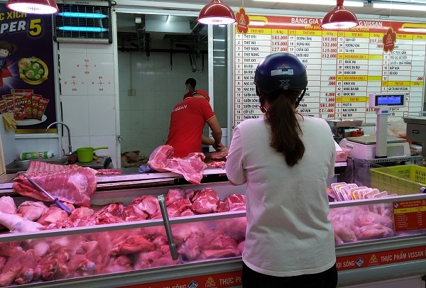 Sáng đầu tiên áp Chỉ thị 16 ở Sài Gòn: Hàng chưa kịp về, giá rau vẫn cao-3