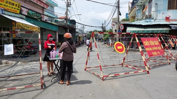 Chuyên gia: Dịch COVID-19 tại TP HCM vô cùng nghiêm trọng, chỉ có 1 cách để không vỡ trận-2
