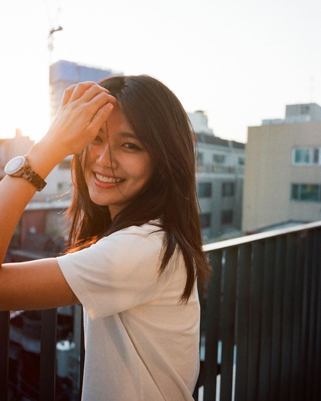 Để tóc lửng tỉa layer, mỹ nhân SNSD đã mặc những gì mà trông trẻ trung sang chảnh đến thế?-10