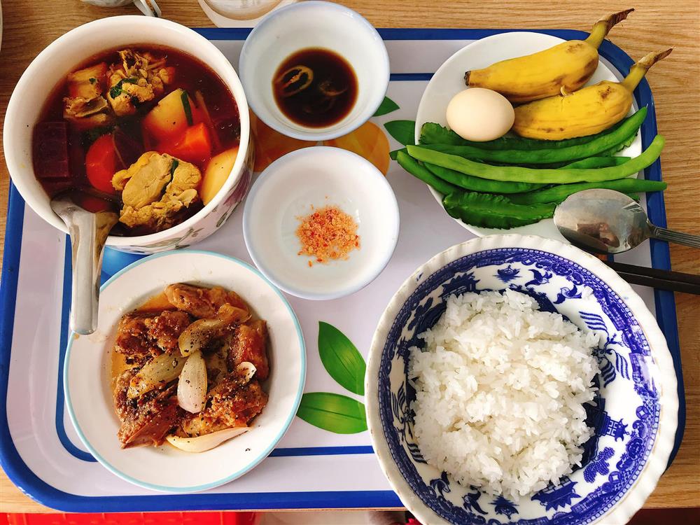Xưa rồi thịt kho và canh rau ngót, mẹ 9x khoe cơm cữ đầy ăm ắp, tiết lộ 3 món gọi sữa về ào ào-12