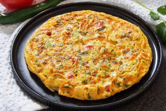 Sáng tạo món ngon từ mì gói ngày giãn cách