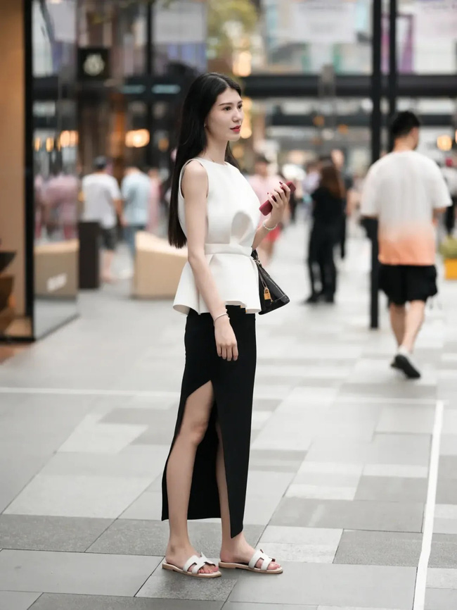 Street style Châu Á: Loạt quý cô khoe dáng với quần cạp cao nhưng vẫn có pha mặc lỗi-8