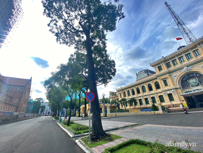 TP.HCM vắng... như mùng 1 Tết trong ngày đầu giãn cách-3