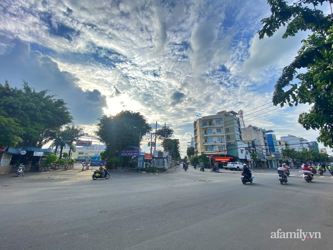 TP.HCM vắng... như mùng 1 Tết trong ngày đầu giãn cách-4
