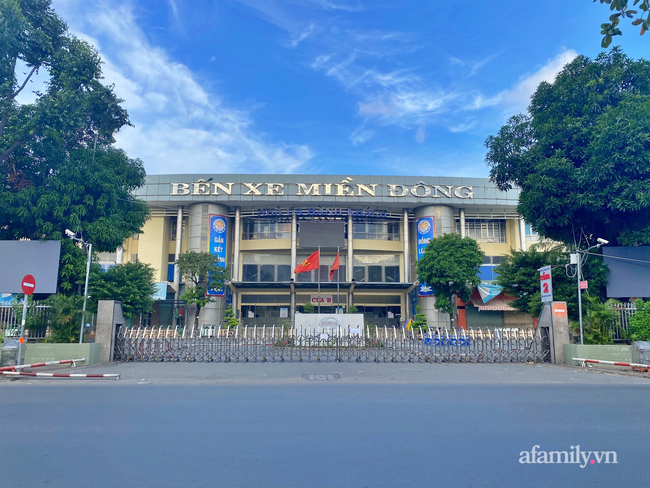 TP.HCM vắng... như mùng 1 Tết trong ngày đầu giãn cách-15