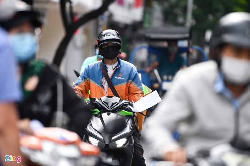 Nhiều người quay đầu xe khi thấy chốt kiểm soát dịch tại quận 3-3