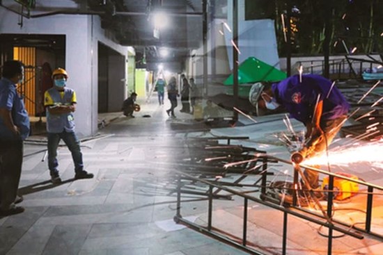 Toàn cảnh bên trong Thuận Kiều Plaza đang thi công chuyển đổi thành bệnh viện dã chiến 1.000 giường bệnh