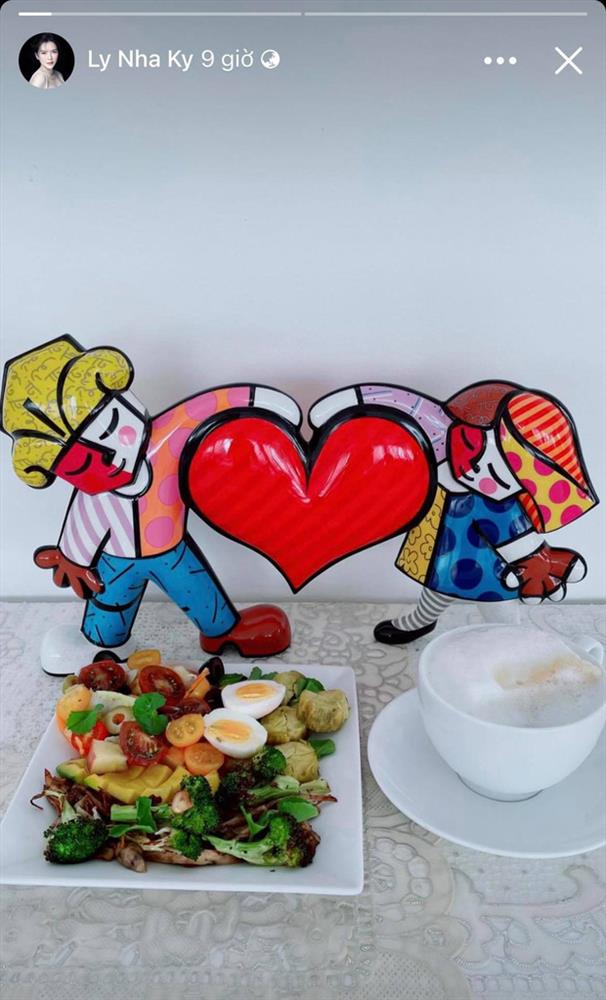 Lộ hint nghi Lý Nhã Kỳ đã có bạn trai sau 7749 lần than ế, chính chủ đáp trả gì mà khiến dân tình quay xe?-1