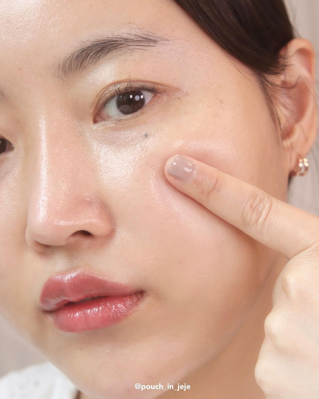 Nghỉ ở nhà, chị em tranh thủ tút tát lại làn da thêm mịn đẹp với 5 bước skincare nhàn tênh-1