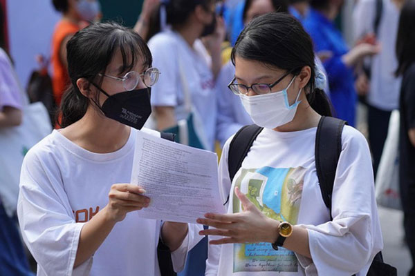 Cô gái trong video sau 1 đêm thác loạn với FWB” nói gì khi bị lên án là học sinh cấp 2 mà đã tạo nội dung phản cảm?-4