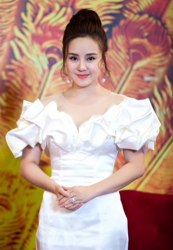 Vy Oanh tung clip quay cận tin nhắn với Thu Hoài, chứng minh không photoshop như lời đồn-7