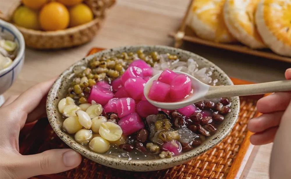 Món chè làm giảm nhiệt hơn cả kem, thơm ngon lại không béo, mùa hè được ăn thì chẳng còn lo bốc hỏa, nóng trong người-10