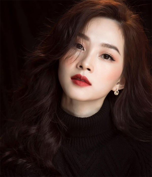 35 Kiểu tóc uốn đẹp nhất 2021 cho nữ cực trẻ trung và quyến rũ-1