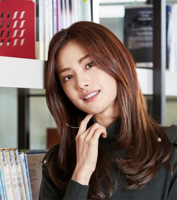 35 Kiểu tóc uốn đẹp nhất 2021 cho nữ cực trẻ trung và quyến rũ-23