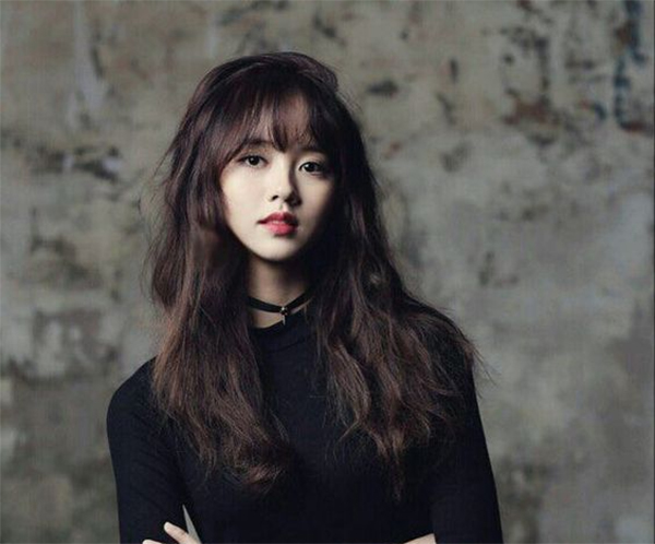 35 Kiểu tóc uốn đẹp nhất 2021 cho nữ cực trẻ trung và quyến rũ-32