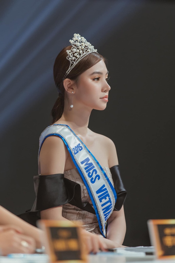 Hoa hậu con nhà giàu” Jolie Nguyễn 1 năm sau ồn ào chấn động: Sống sang chảnh, bất ngờ được cầu hôn và thay đổi rõ ở 1 điểm-1