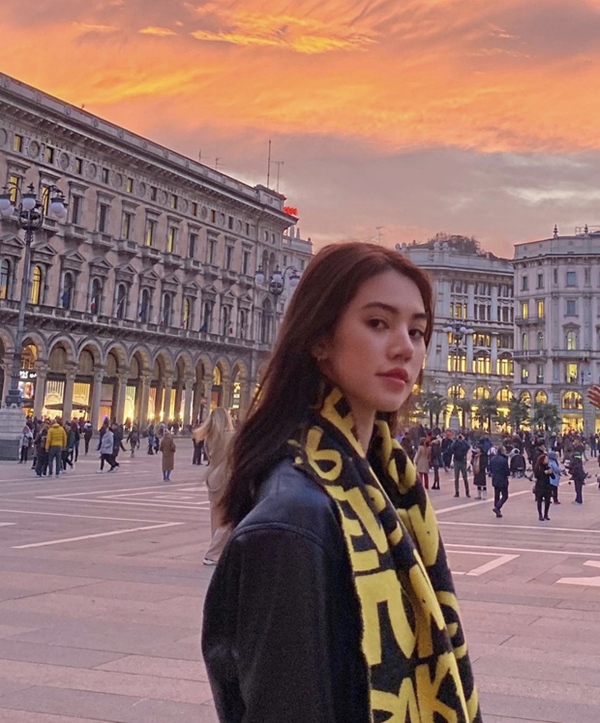 Hoa hậu con nhà giàu” Jolie Nguyễn 1 năm sau ồn ào chấn động: Sống sang chảnh, bất ngờ được cầu hôn và thay đổi rõ ở 1 điểm-4