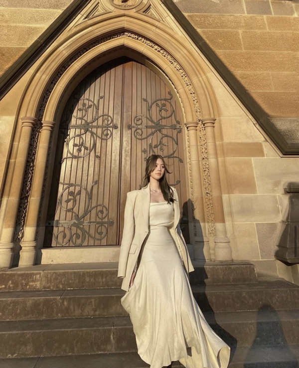 Hoa hậu con nhà giàu” Jolie Nguyễn 1 năm sau ồn ào chấn động: Sống sang chảnh, bất ngờ được cầu hôn và thay đổi rõ ở 1 điểm-13