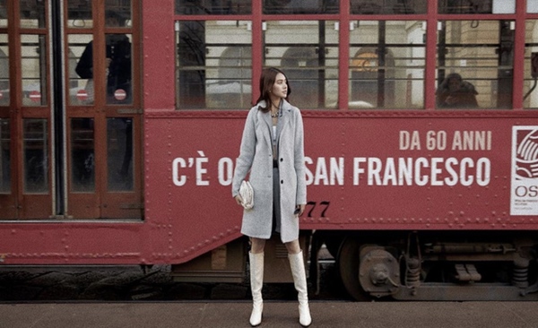 Hoa hậu con nhà giàu” Jolie Nguyễn 1 năm sau ồn ào chấn động: Sống sang chảnh, bất ngờ được cầu hôn và thay đổi rõ ở 1 điểm-20