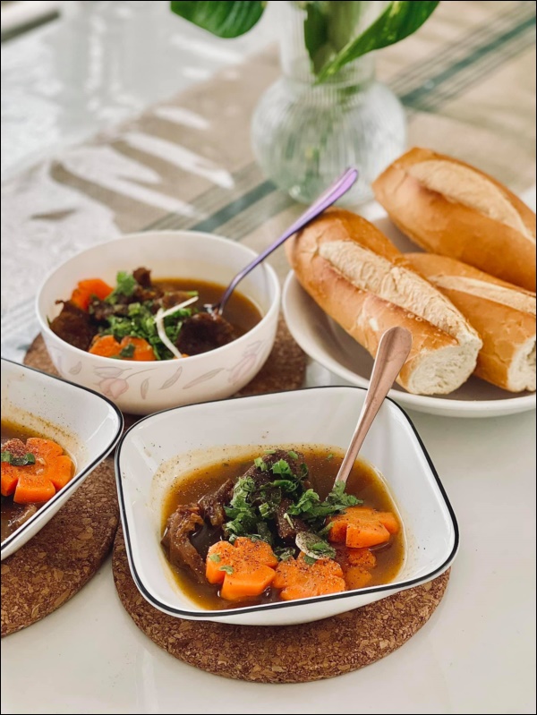 Qua 2 mùa dịch, bà xã Baggio đích thị gái đảm, trình độ nấu ăn lên tay đáng kể, món nào cũng ngon lành đẹp mắt-10