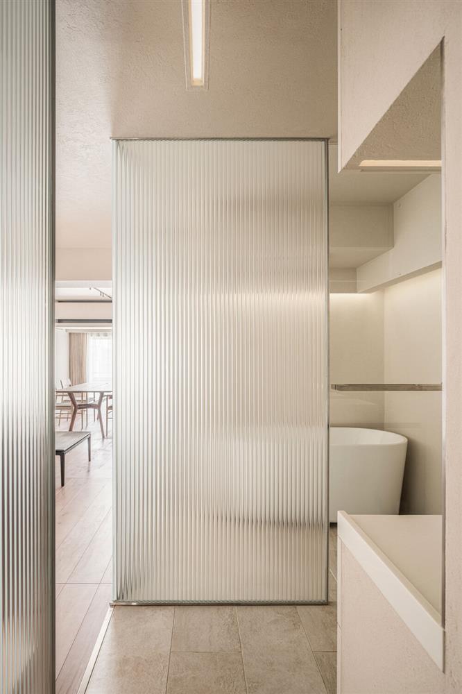 Cải tạo căn hộ tỉ mỉ trong từng chi tiết nhỏ mang đậm phong cách Nhật Bản, thiết kế vách ngăn phòng tắm tạo ra sự độc đáo vô cùng-6