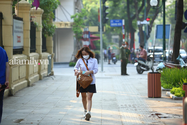Hà Nội thông tin về kế hoạch hoàn thành năm học 2020-2021 và việc ôn tập, kiểm tra khi học sinh đi học trở lại-1