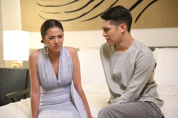 Đêm tân hôn, sờ vào tấm lưng sần sùi như da cóc của vợ, tôi kinh hãi hất cô ấy xuống giường-1