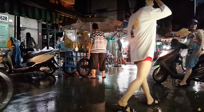 Youtuber không phát cơm cho người sơn móng tay bị đào lại loạt clip quay lén, đặt tiêu đề mang tính hạ nhục phụ nữ-6