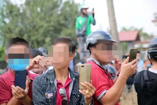 Đề xuất siết hoạt động livestream, kiếm tiền trên Youtube, Facebook, TikTok...-1