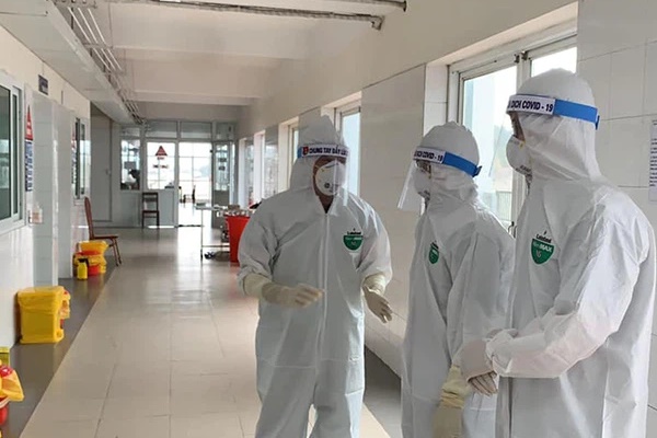 Cư dân chung cư ở TP.HCM phớt lờ Chỉ thị 16-3