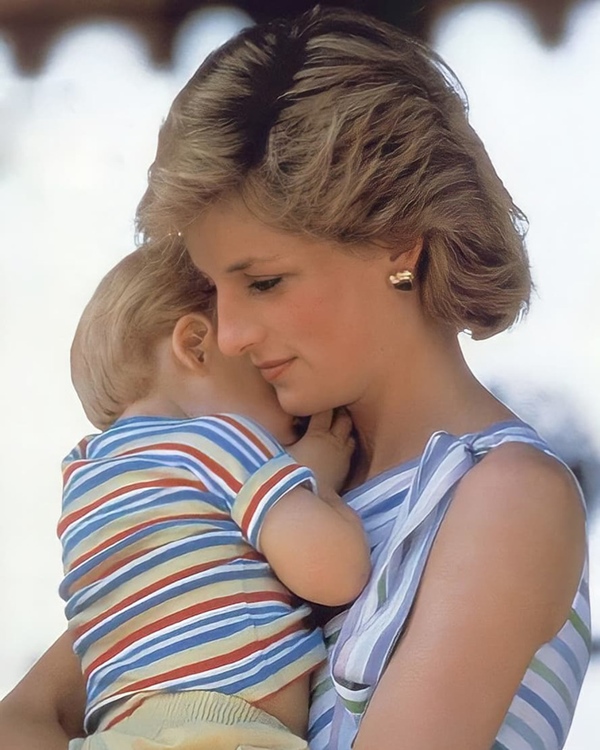 Không bao giờ mất đi vẻ nữ tính dù cắt tóc ngắn ngủn, bí kíp của công nương Diana chỉ có 2 điều-2