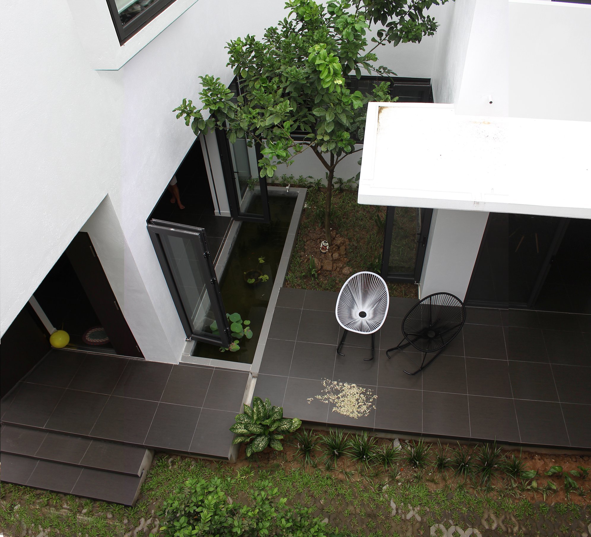 Ngẩn ngơ trước khu vườn bí mật trong ngôi nhà màu trắng ở Hải Phòng-8