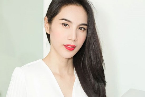 Thủy Tiên có động thái khó hiểu liên quan đến vụ lùm xùm xây lại biệt thự 1000m2