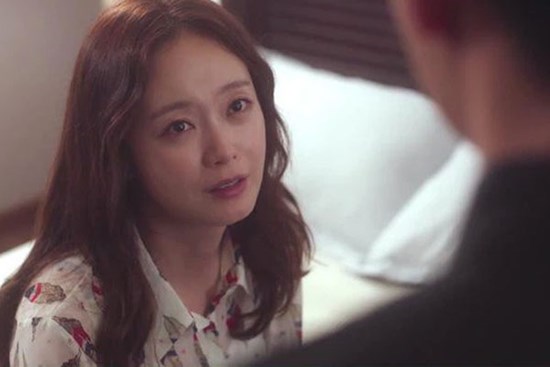 Thấy vợ về, chồng chỉ vào nồi lẩu lõng bõng nói 