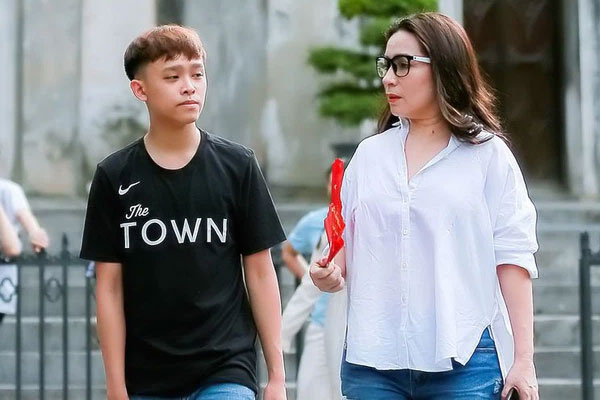 1 tháng sau liên hoàn drama, Phi Nhung và Hồ Văn Cường đồng lòng làm 1 việc đặc biệt ý nghĩa-7