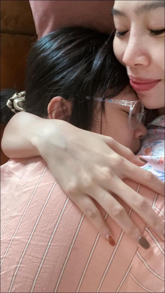 Làm mẹ đơn thân như MC Diệp Chi thật ấm lòng, con gái không chỉ học&nbsp;giỏi mà còn&nbsp;ngoan, tình cảm khiến ai cũng cảm động-3