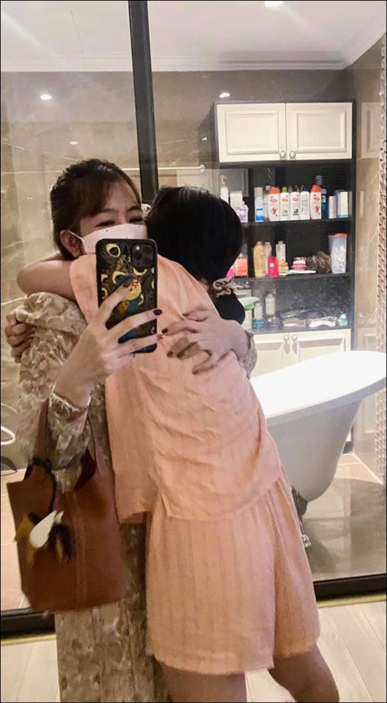 Làm mẹ đơn thân như MC Diệp Chi thật ấm lòng, con gái không chỉ học&nbsp;giỏi mà còn&nbsp;ngoan, tình cảm khiến ai cũng cảm động-4