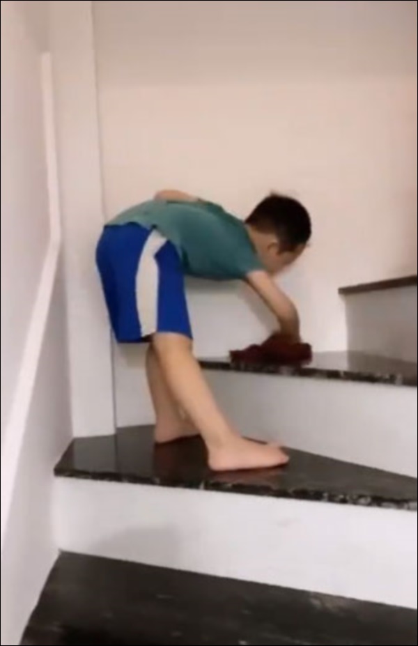 Khoai Tây nhà Ly Kute mới 5 tuổi đã tích cực làm việc nhà giúp mẹ, phụ huynh nào cũng phục và học hỏi cách dạy con-3